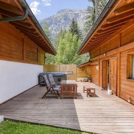 Le Chalet Des Grands Montets 1 شاليه *
